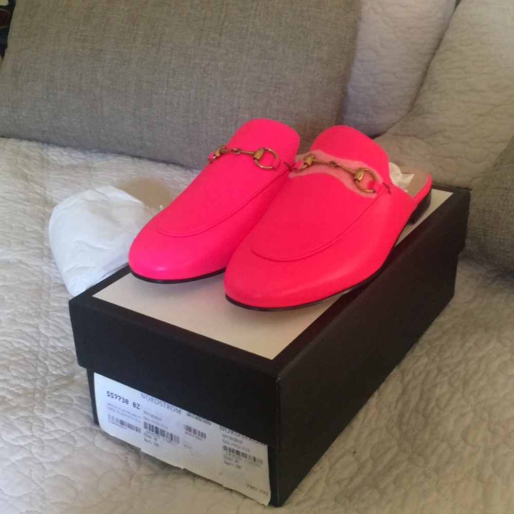 Gucci Neon Leather Horsebit Mules In 5616 Fuchsia